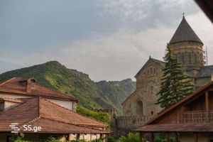 იყიდება 10 ოთახიანი სახლი - თბილისი