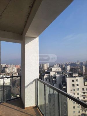 იყიდება 5 ოთახიანი ბინა - თბილისი