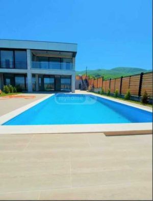 იყიდება 6 ოთახიანი სახლი - თბილისი