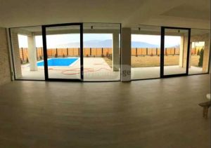 იყიდება 6 ოთახიანი სახლი - თბილისი