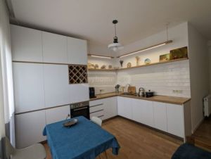 იყიდება 5 ოთახიანი ბინა - თბილისი