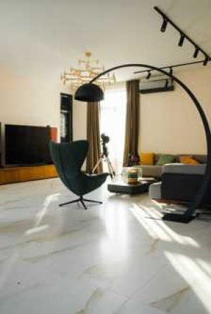 იყიდება 8 ოთახიანი სახლი - თბილისი