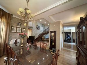 იყიდება 5 ოთახიანი სახლი - თბილისი