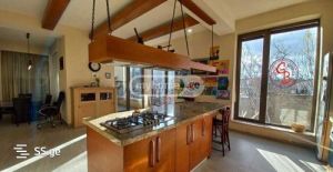 იყიდება 8 ოთახიანი სახლი - თბილისი