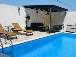 იყიდება 10 ოთახიანი სახლი - თბილისი