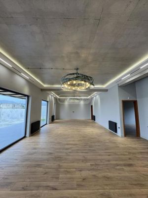 იყიდება 8 ოთახიანი სახლი - თბილისი