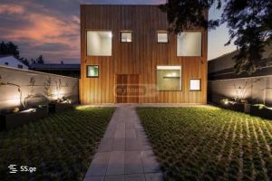 იყიდება 8 ოთახიანი სახლი - თბილისი