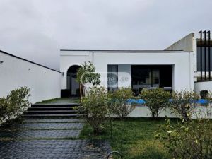 იყიდება 5 ოთახიანი სახლი - თბილისი