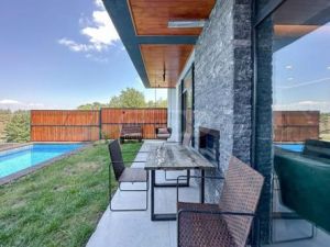 იყიდება 9 ოთახიანი სახლი - თბილისი