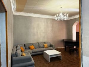 ქირავდება 4 ოთახიანი ბინა - თბილისი