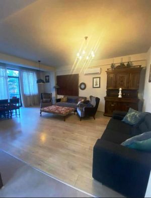 ქირავდება 4 ოთახიანი ბინა - თბილისი