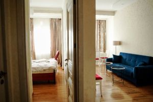 ქირავდება 2 ოთახიანი ბინა - თბილისი