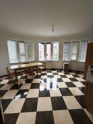 ქირავდება 4 ოთახიანი ბინა - თბილისი