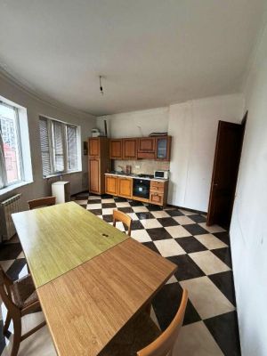 ქირავდება 4 ოთახიანი ბინა - თბილისი