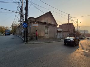 იყიდება 3 ოთახიანი სახლი - თბილისი