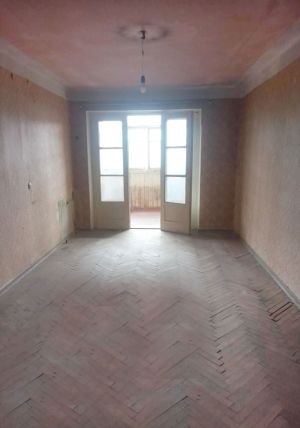 იყიდება 2 ოთახიანი ბინა - რუსთავი