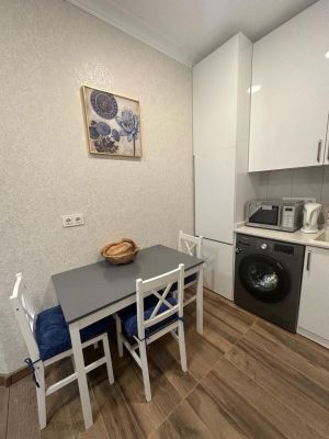 იყიდება 2 ოთახიანი ბინა - ბათუმი