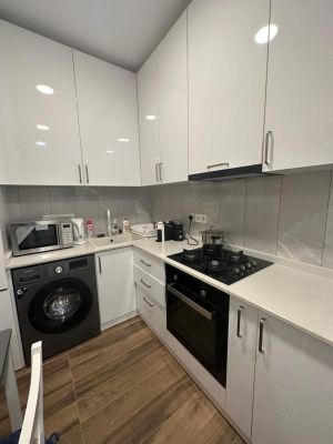 იყიდება 2 ოთახიანი ბინა - ბათუმი