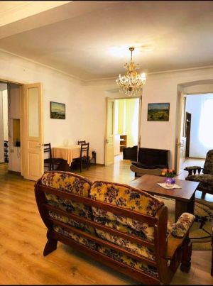 ქირავდება 4 ოთახიანი ბინა - თბილისი