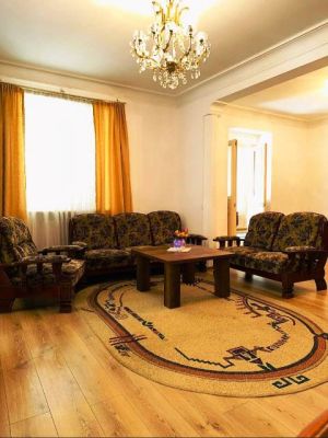 ქირავდება 4 ოთახიანი ბინა - თბილისი