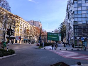 ქირავდება 67 კვმ კომერციული ფართი - თბილისი