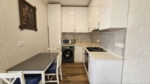 იყიდება 2 ოთახიანი ბინა - ბათუმი