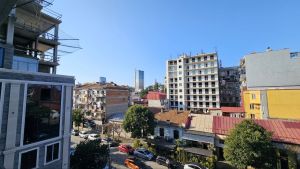 იყიდება 2 ოთახიანი ბინა - ბათუმი