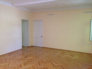 იყიდება 5 ოთახიანი ბინა - თბილისი