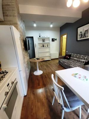 იყიდება 2 ოთახიანი ბინა - თბილისი