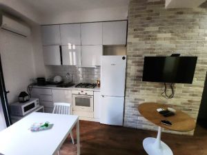 იყიდება 2 ოთახიანი ბინა - თბილისი