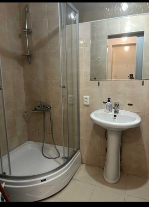 იყიდება 37 კვმ კომერციული ფართი - თბილისი