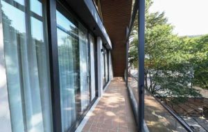 იყიდება 7 ოთახიანი სახლი - თბილისი