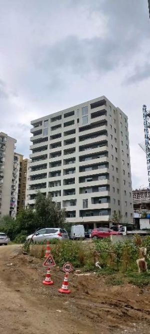 იყიდება 4 ოთახიანი ბინა - თბილისი